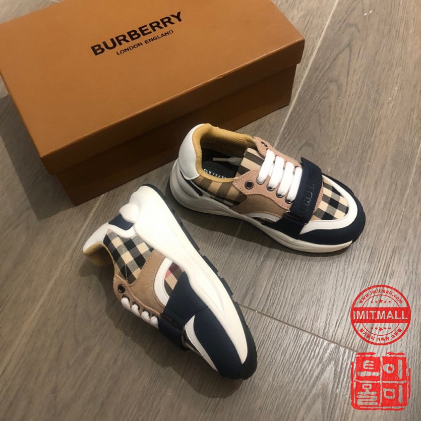 burberry_xxxxx_big_00004.jpg