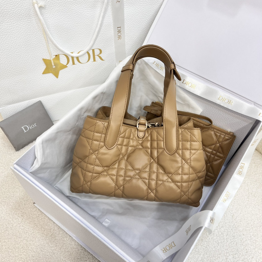 dior_xxxxx_big_00002.jpg