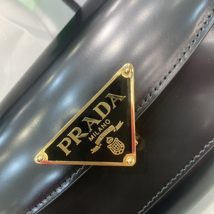 prada_xxxxx_big_00002.jpg