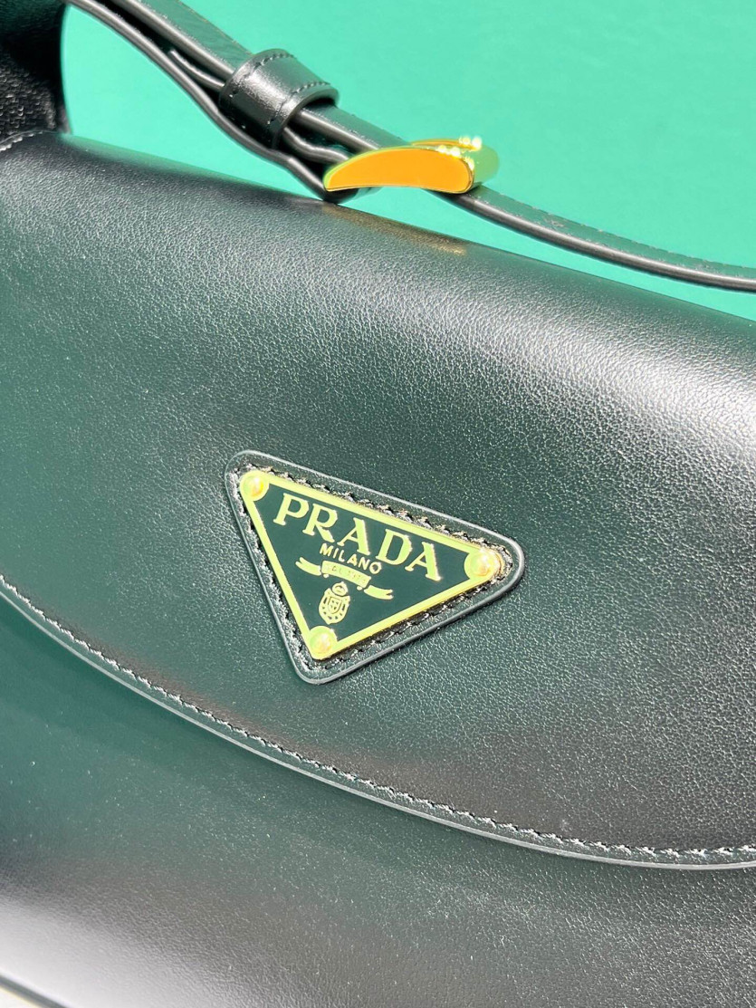 prada_xxxxx_big_00005.jpg