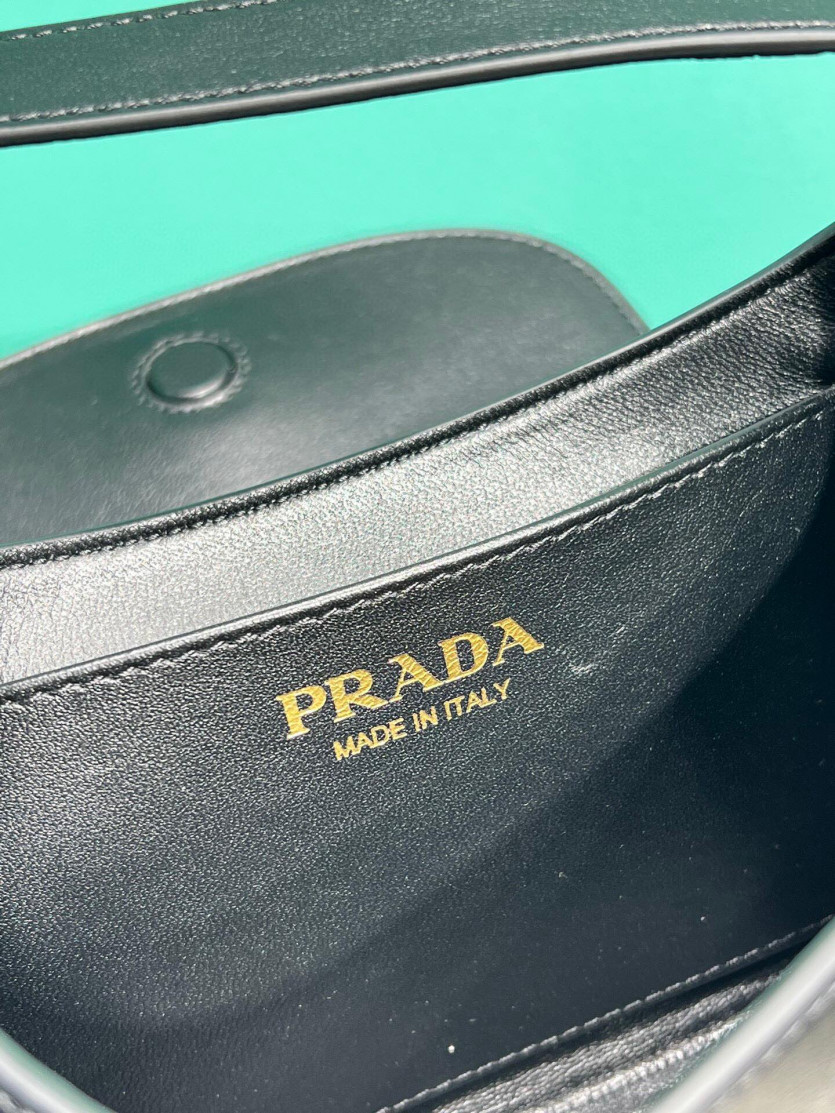 prada_xxxxx_big_00008.jpg