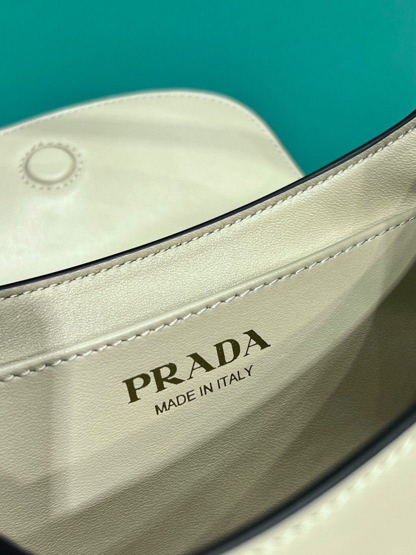 prada_xxxxx_big_00006.jpg