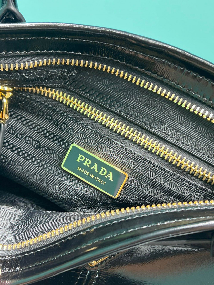 prada_xxxxx_big_00008.jpg