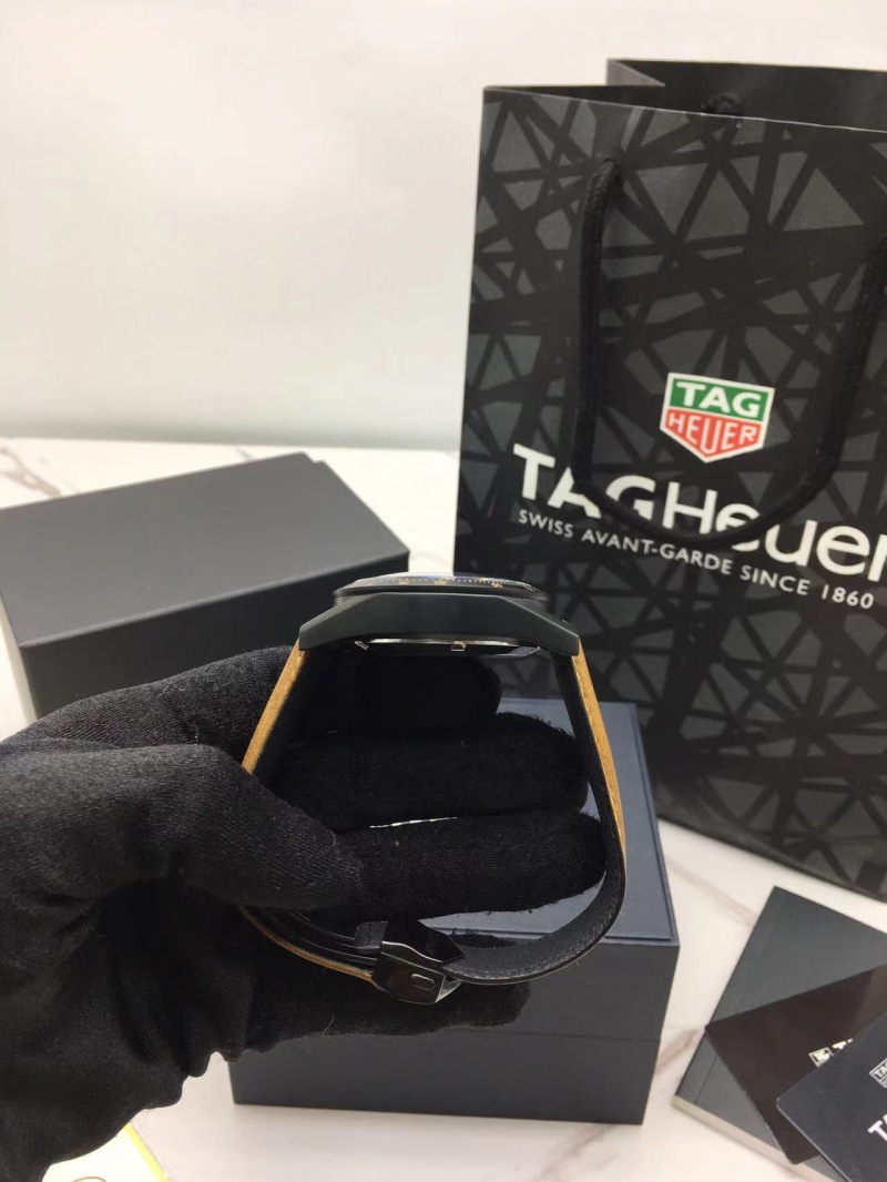 tagheuer_xxxxx_big_00004.jpg