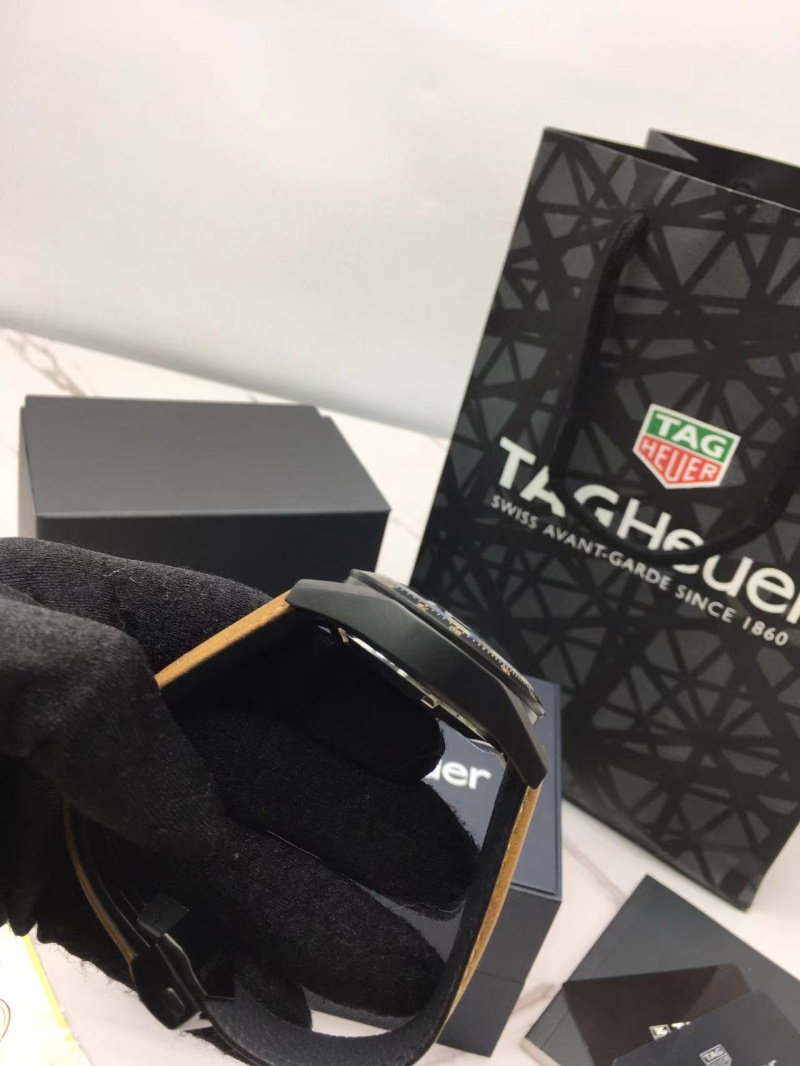 tagheuer_xxxxx_big_00005.jpg