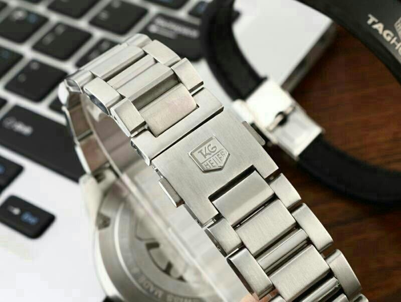 tagheuer_xxxxx_big_00004.jpg