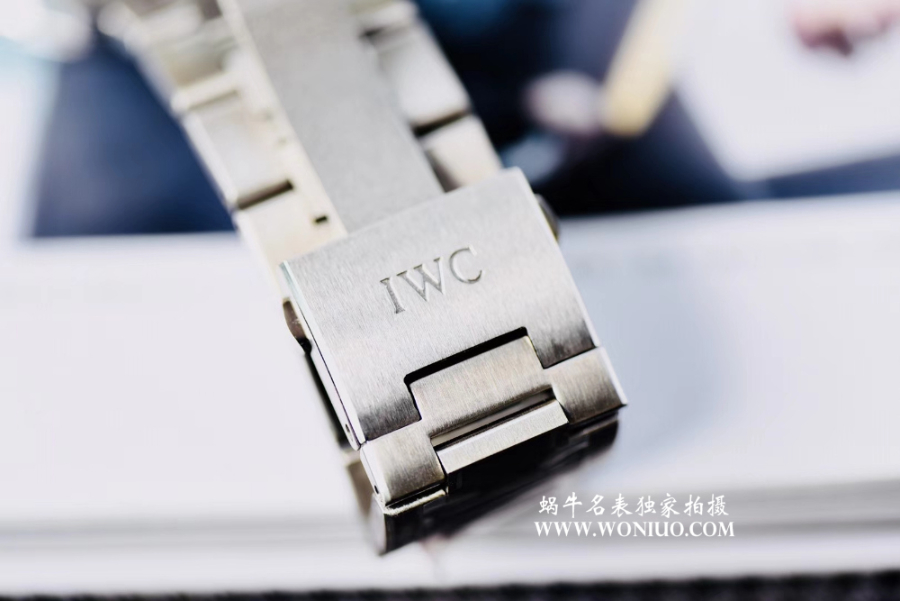 iwc_xxxxx_big_00012.jpg