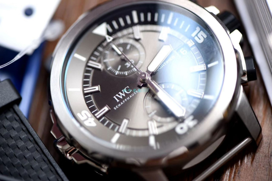 iwc_xxxxx_big_00010.jpg