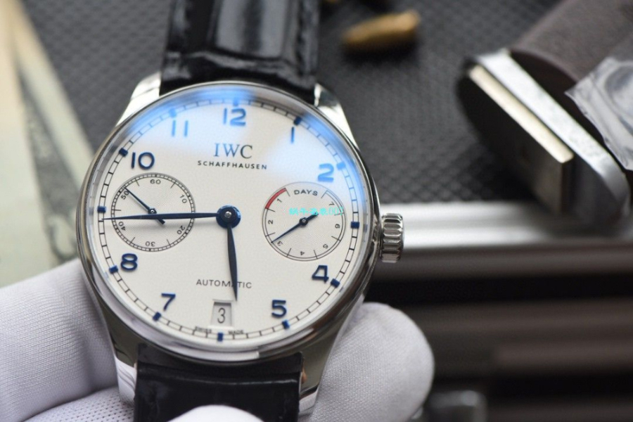 iwc_xxxxx_big_00015.jpg