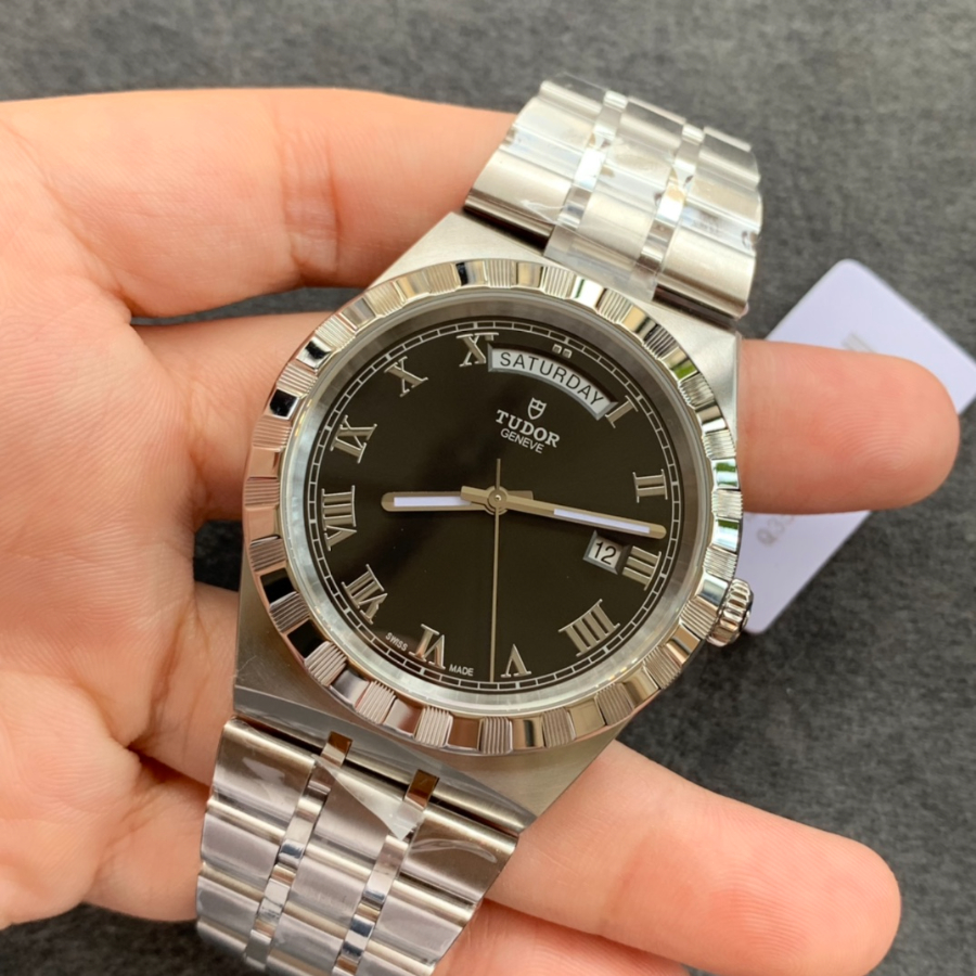 tudor_xxxxx_big_00003.jpg