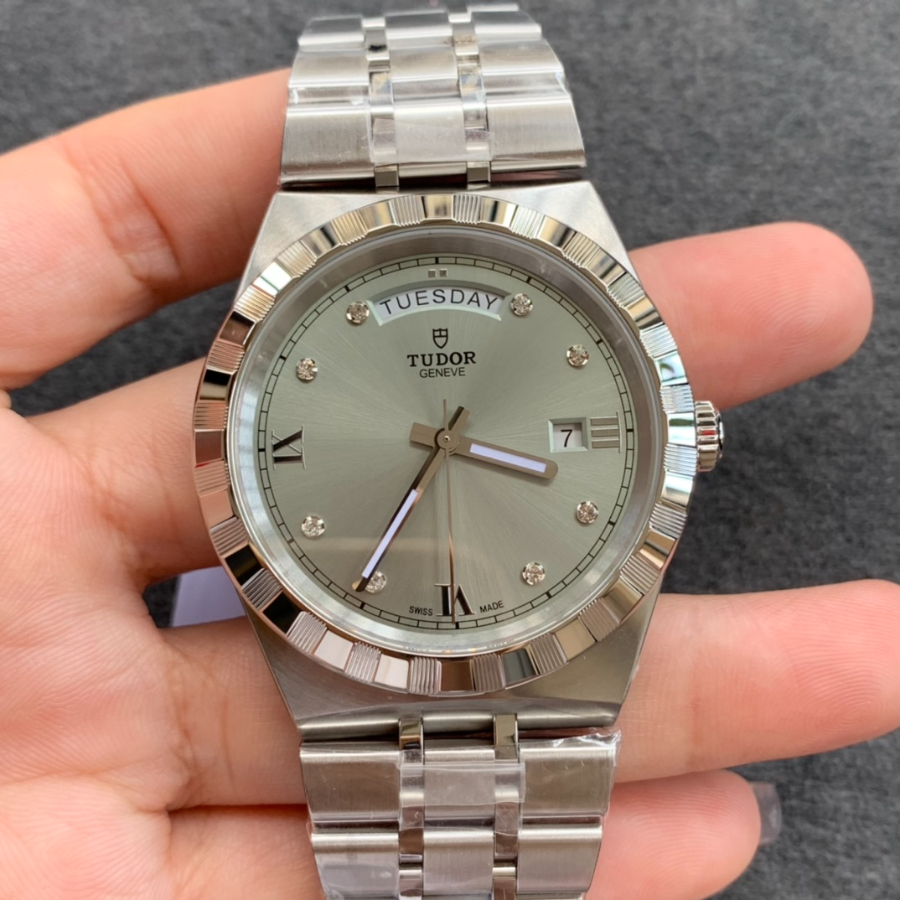 tudor_xxxxx_big_00001.jpg