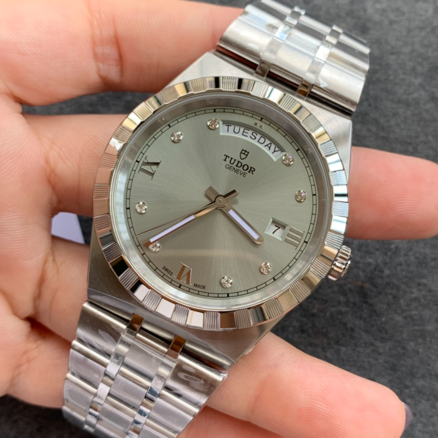 tudor_xxxxx_big_00003.jpg