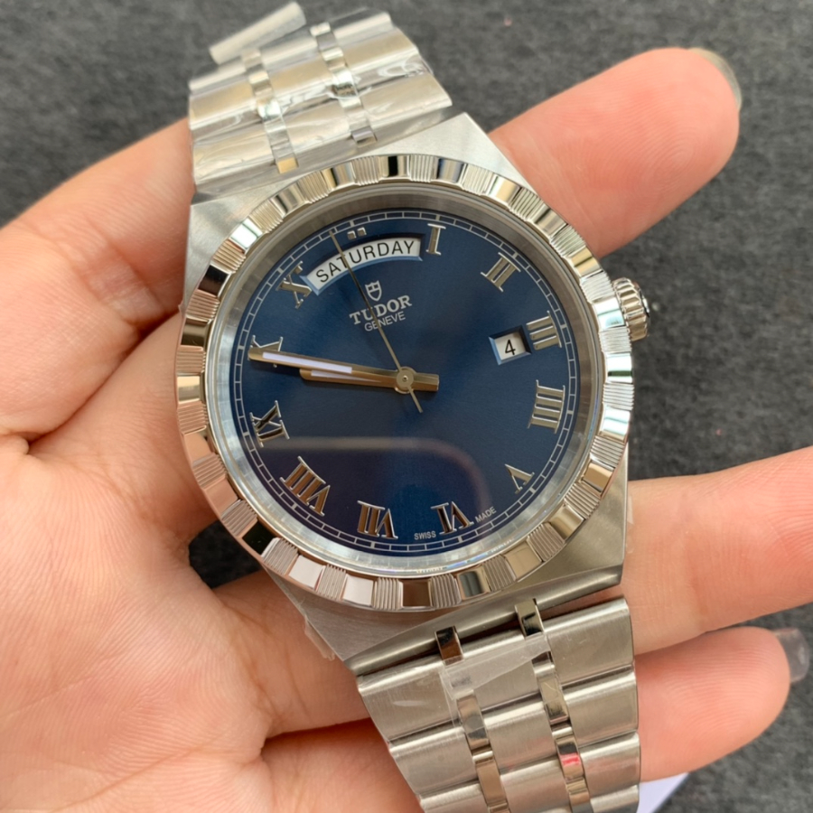 tudor_xxxxx_big_00002.jpg