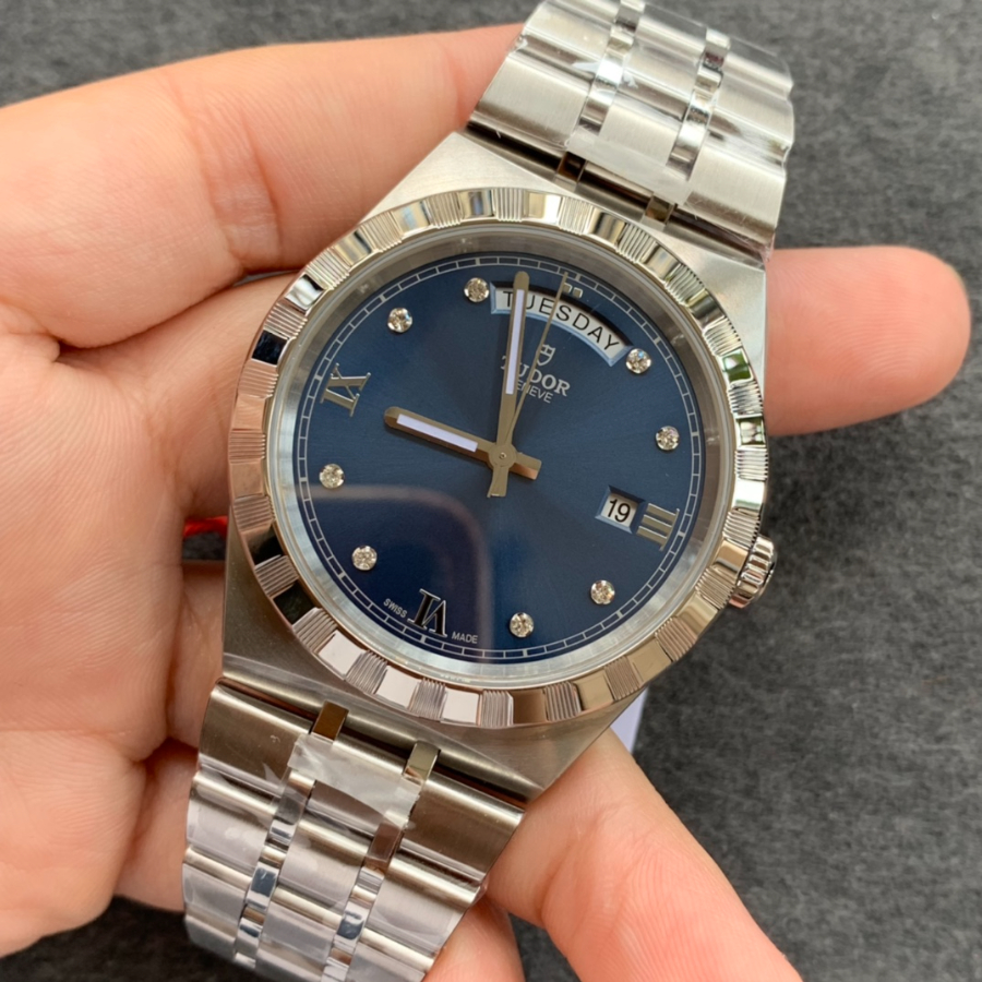 tudor_xxxxx_big_00003.jpg