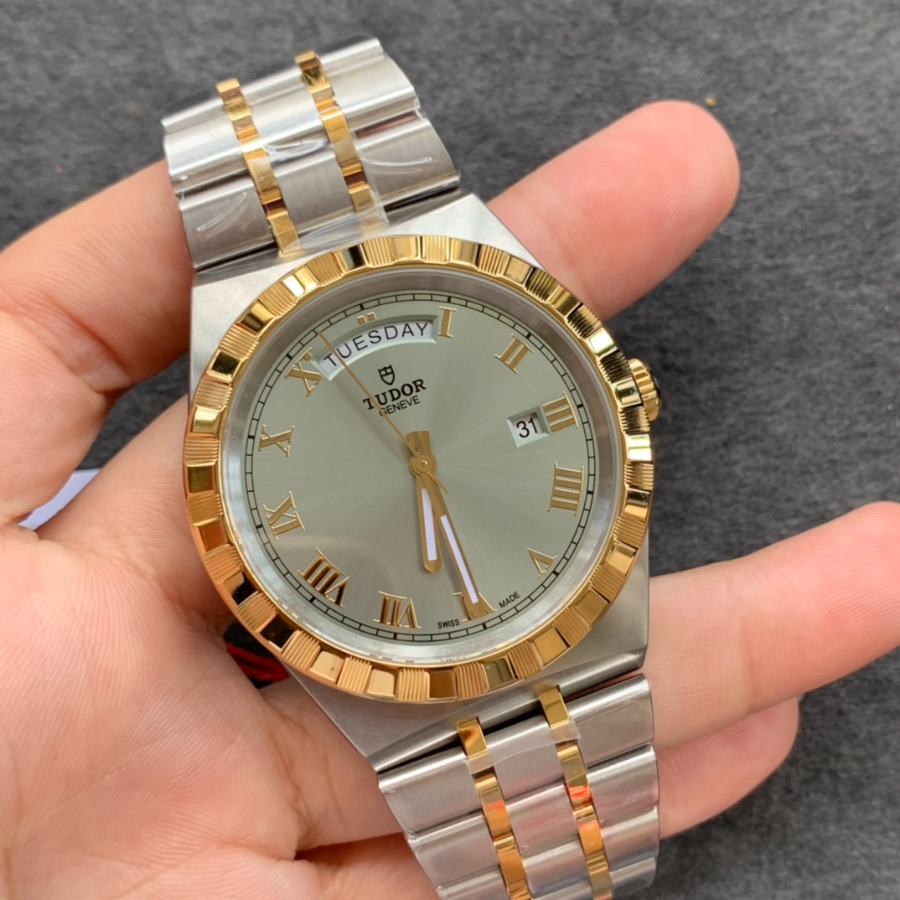 tudor_xxxxx_big_00002.jpg