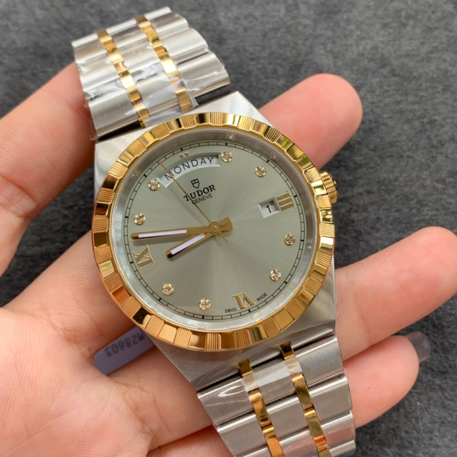 tudor_xxxxx_big_00002.jpg