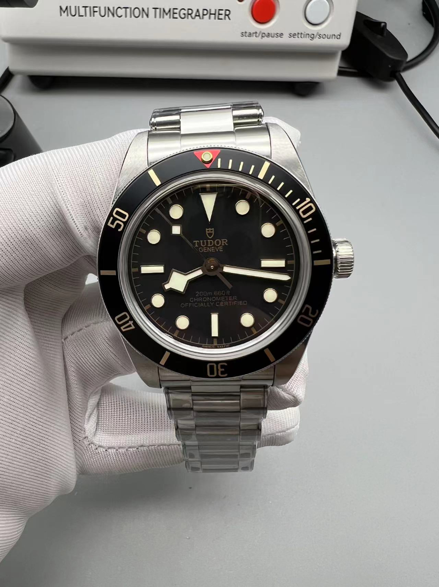 tudor_xxxxx_big_00001.jpg