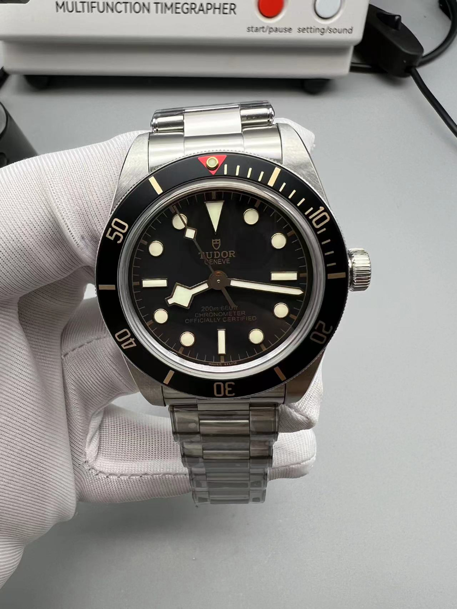 tudor_xxxxx_big_00002.jpg