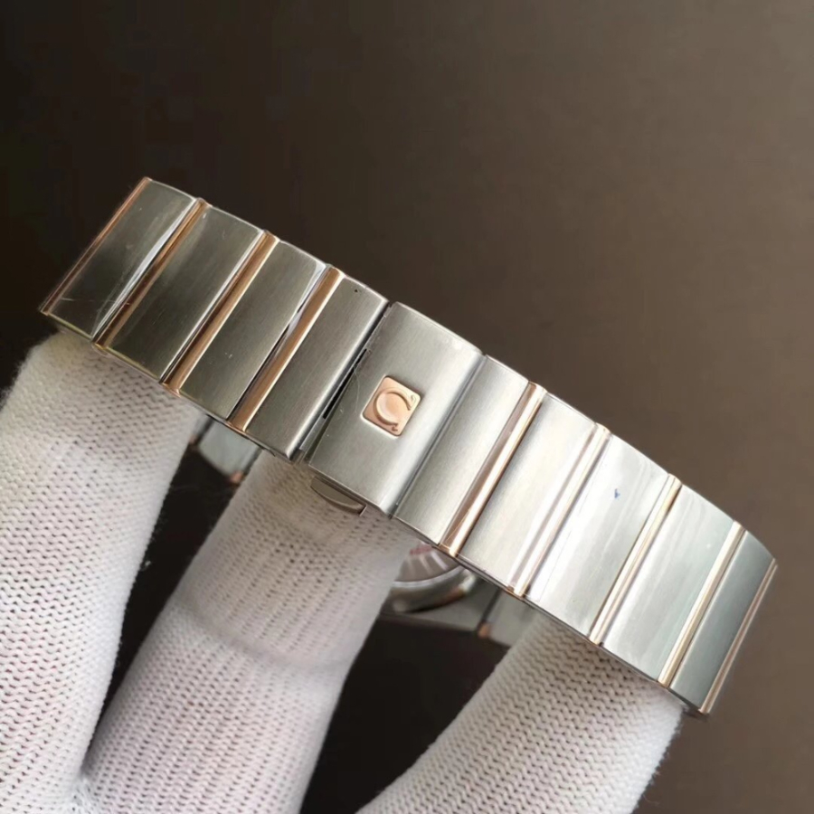omega_xxxxx_big_00010.jpg