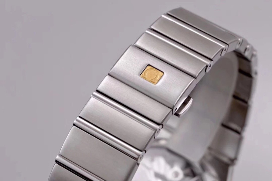 omega_xxxxx_big_00018.jpg
