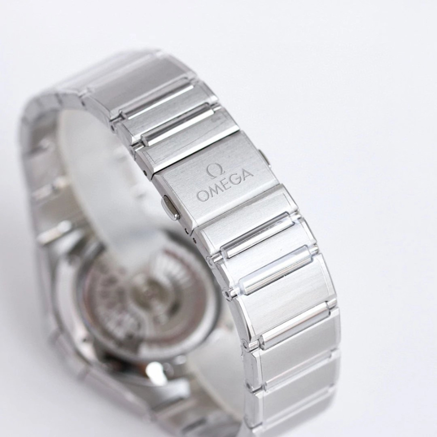 omega_xxxxx_big_00009.jpg