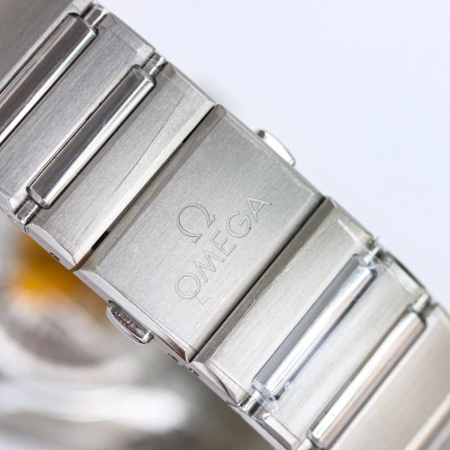 omega_xxxxx_big_00011.jpg