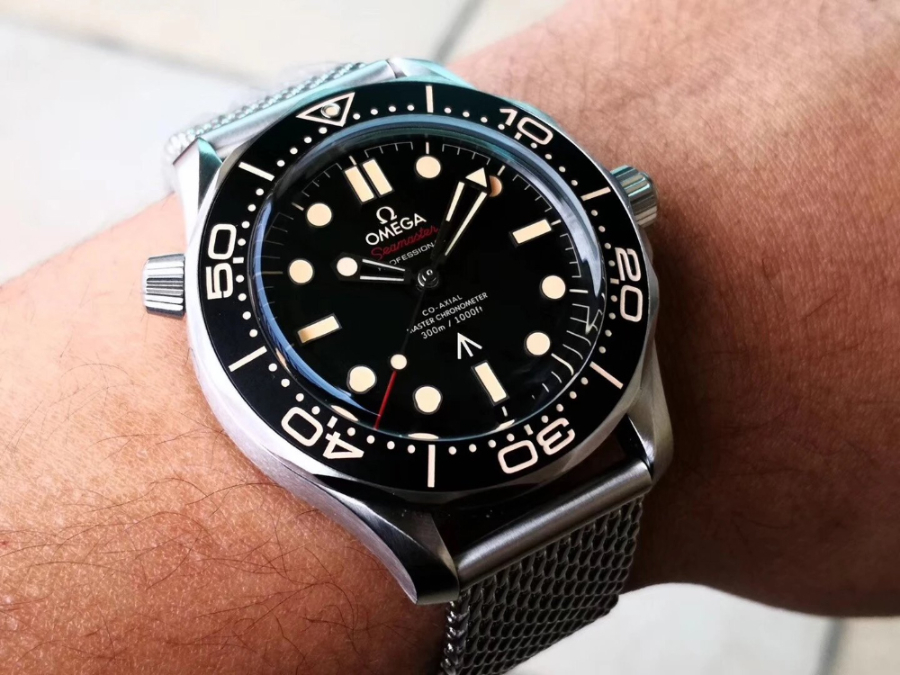 omega_xxxxx_big_00019.jpg