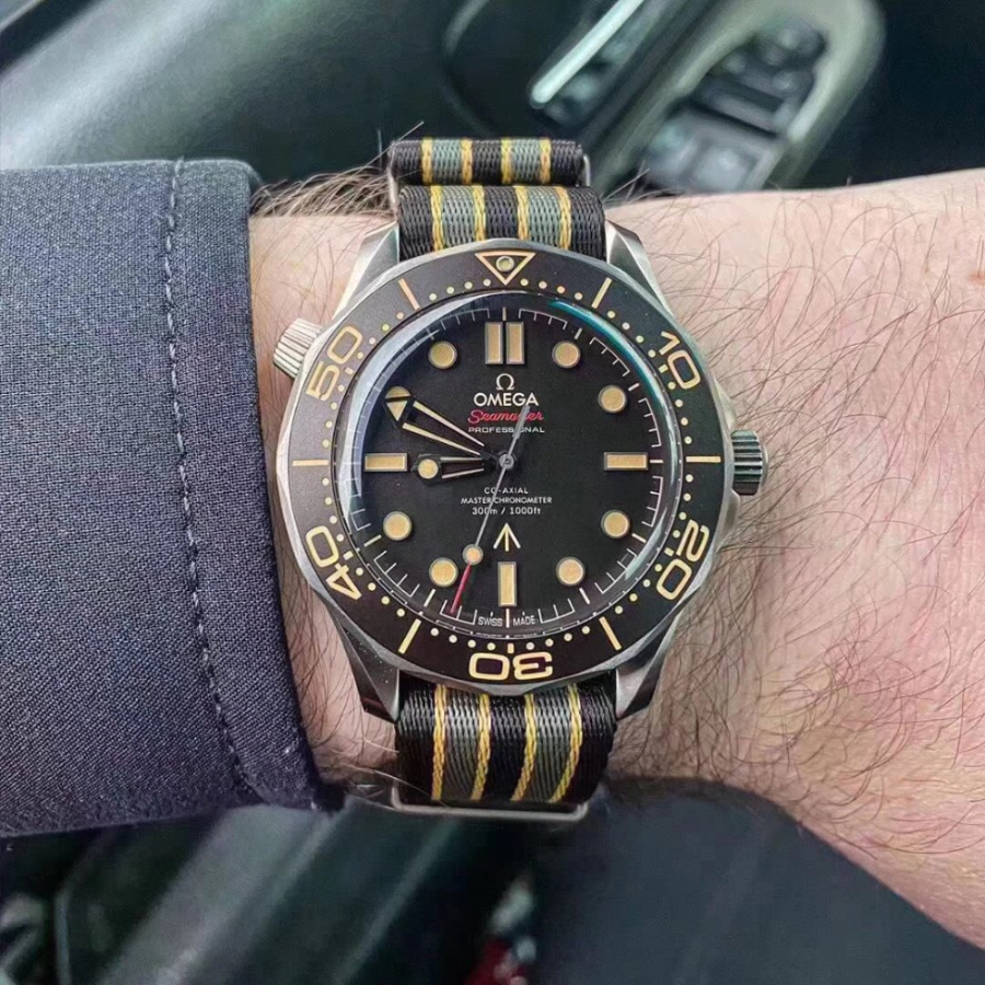 omega_xxxxx_big_00020.jpg