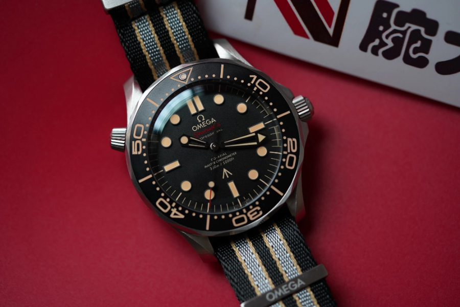 omega_xxxxx_big_00023.jpg