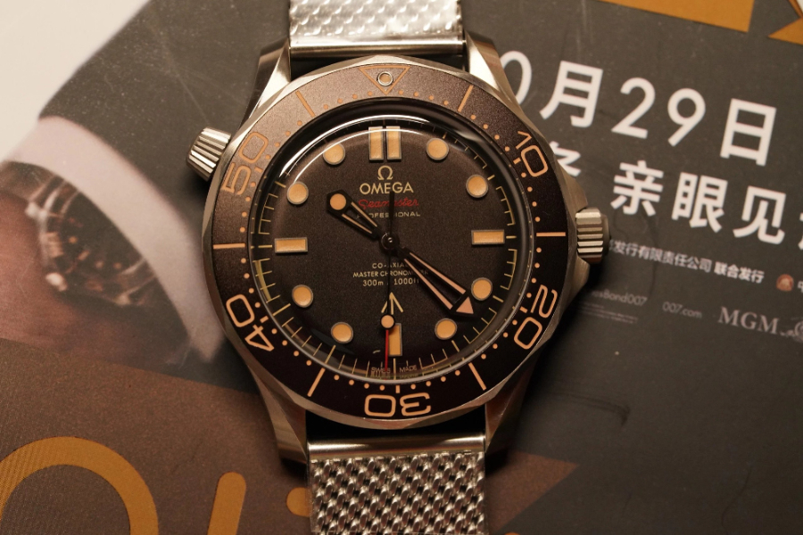 omega_xxxxx_big_00031.jpg