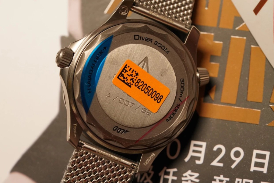 omega_xxxxx_big_00036.jpg