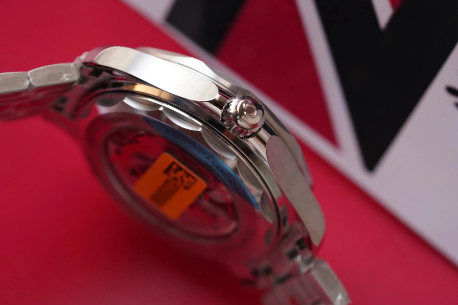 omega_xxxxx_big_00013.jpg