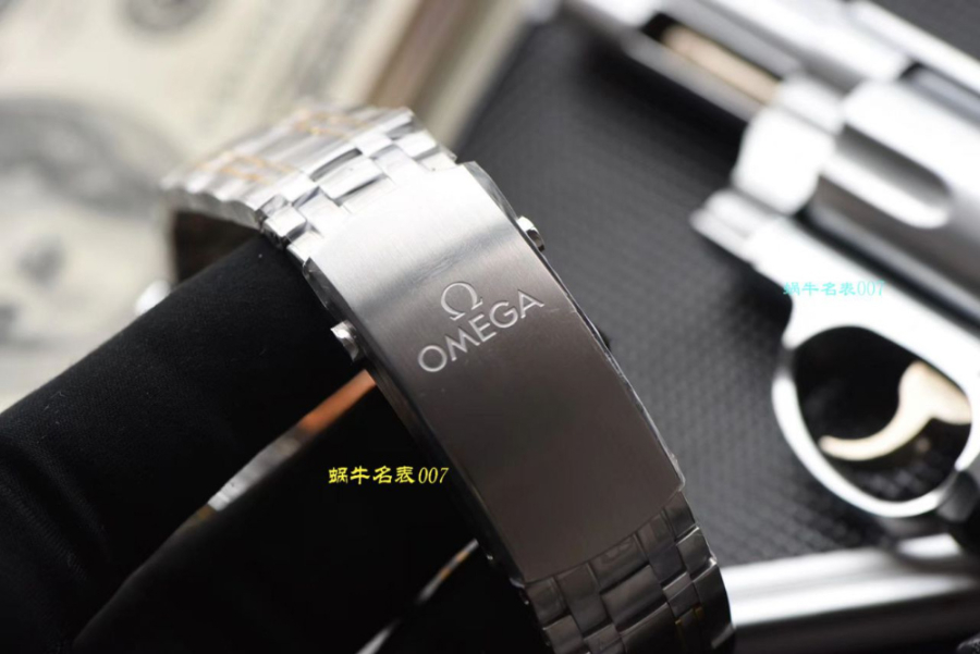 omega_xxxxx_big_00010.jpg