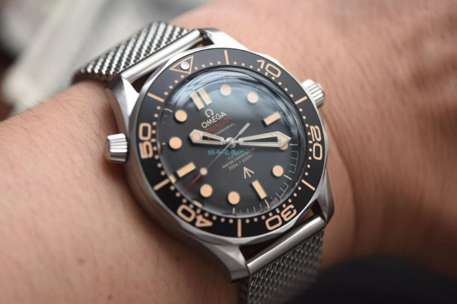 omega_xxxxx_big_00004.jpg